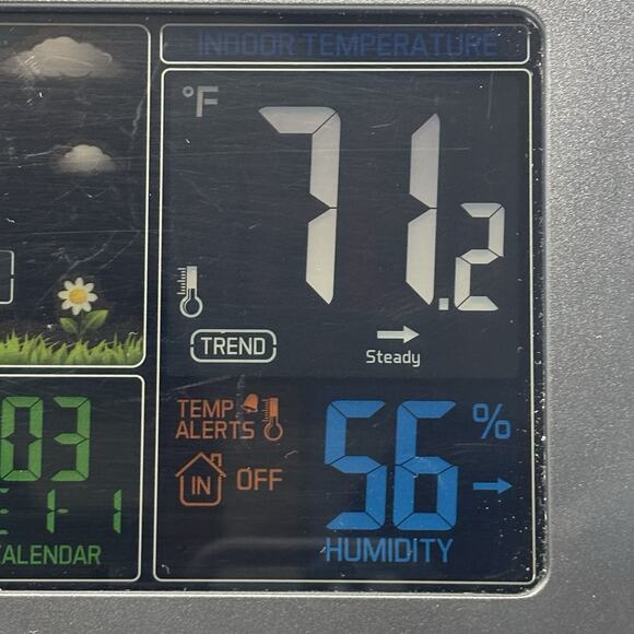 LaCrosse Technology 308-1414B-INT Wireless Atomic Digital Color Forecast Station - Picture 4 of 13